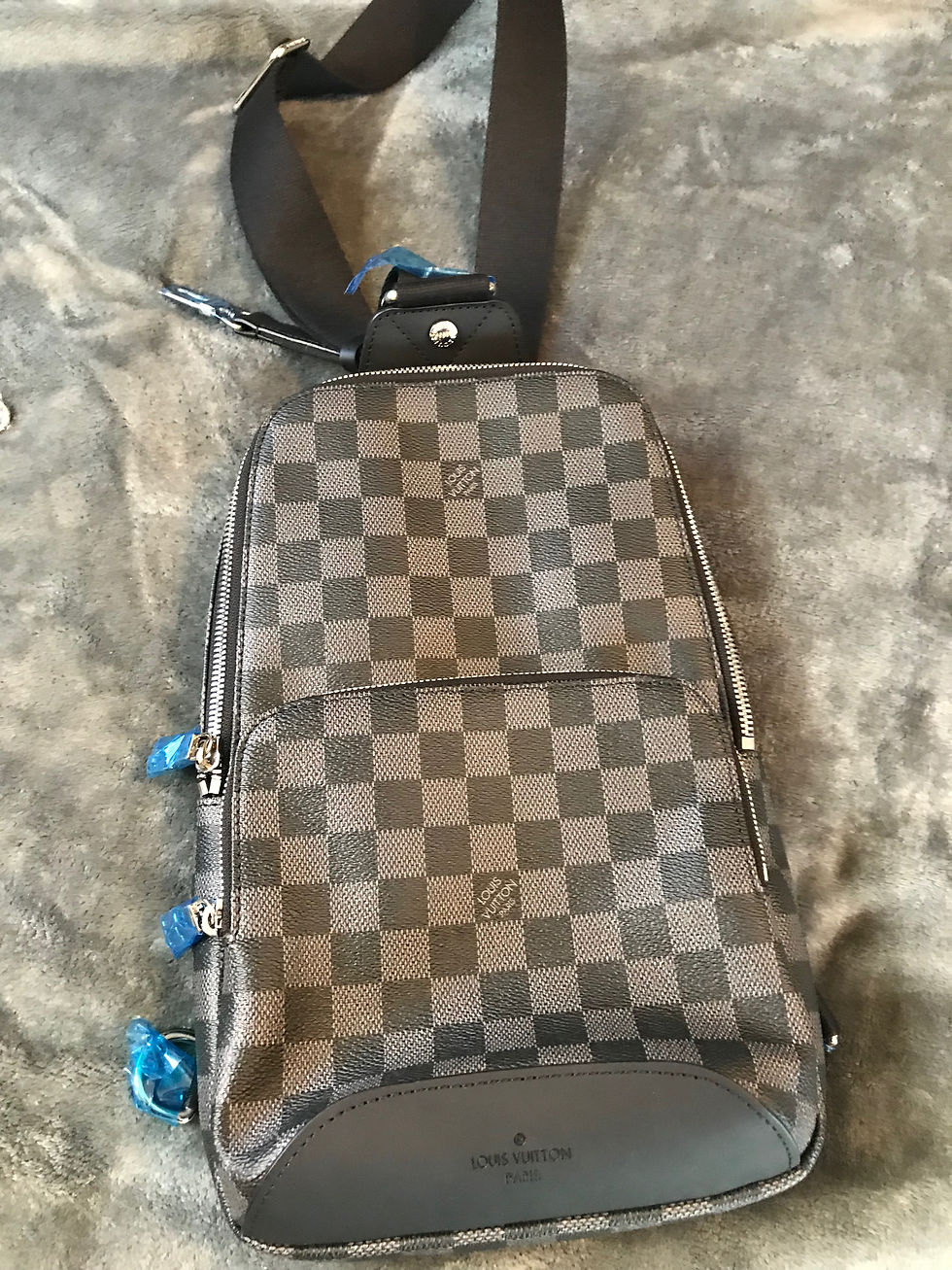 Thumbnail: Avenue sling bags,