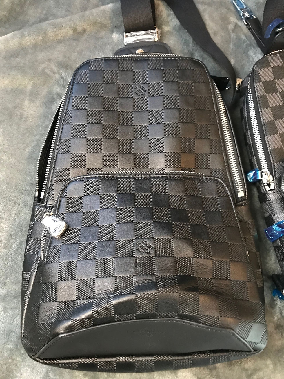 Thumbnail: Avenue sling bags,
