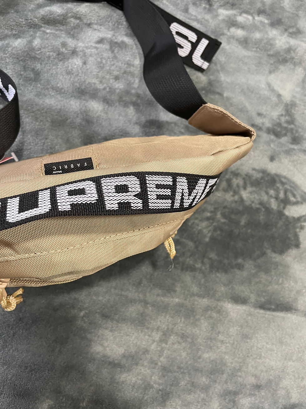 Thumbnail: Supreme crossbody