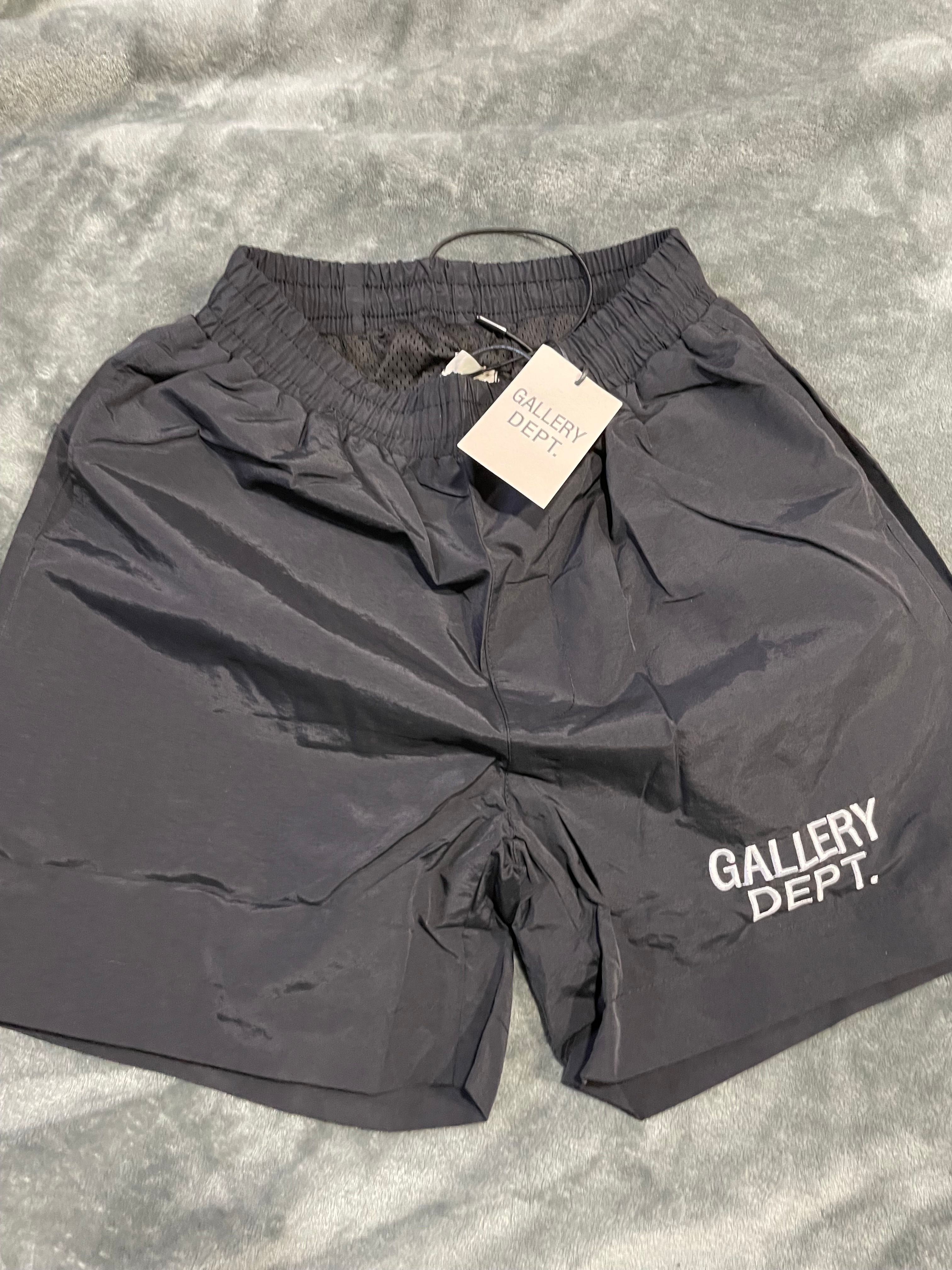 GALLERY DEPT SHORTS.  Small only