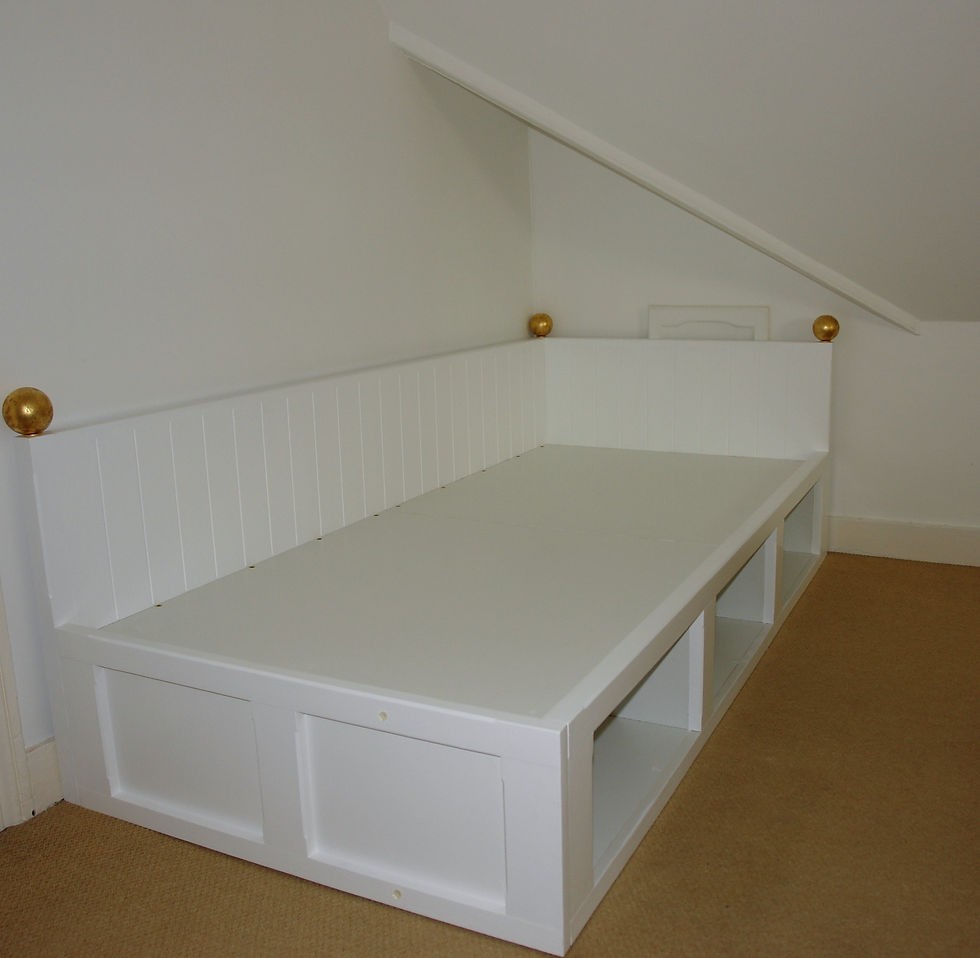 Daybed with storage under