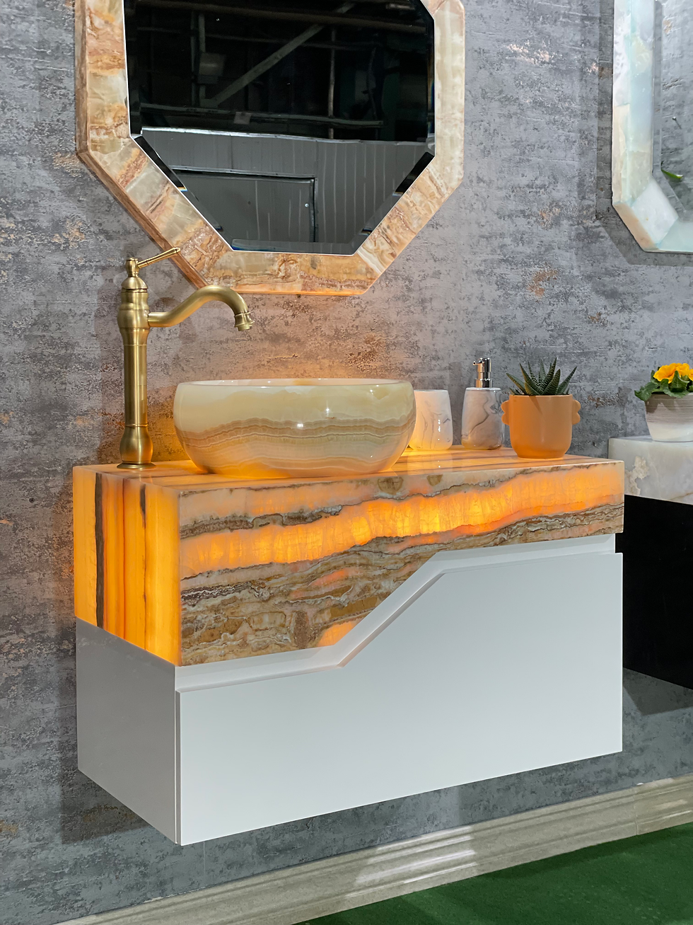 Miniaturbild: Onyx Wandwaschbecken mit Unterschrank und Spiegel Orange/Braun Luxus