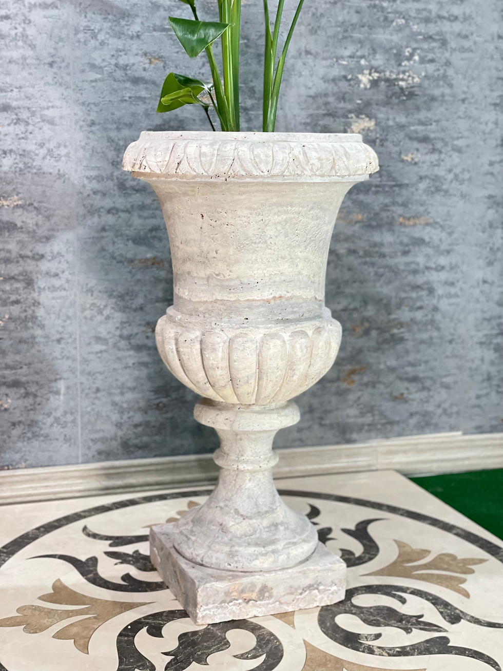 Miniaturbild: Blumentopf / Vase aus Travertin Weiß lebendig