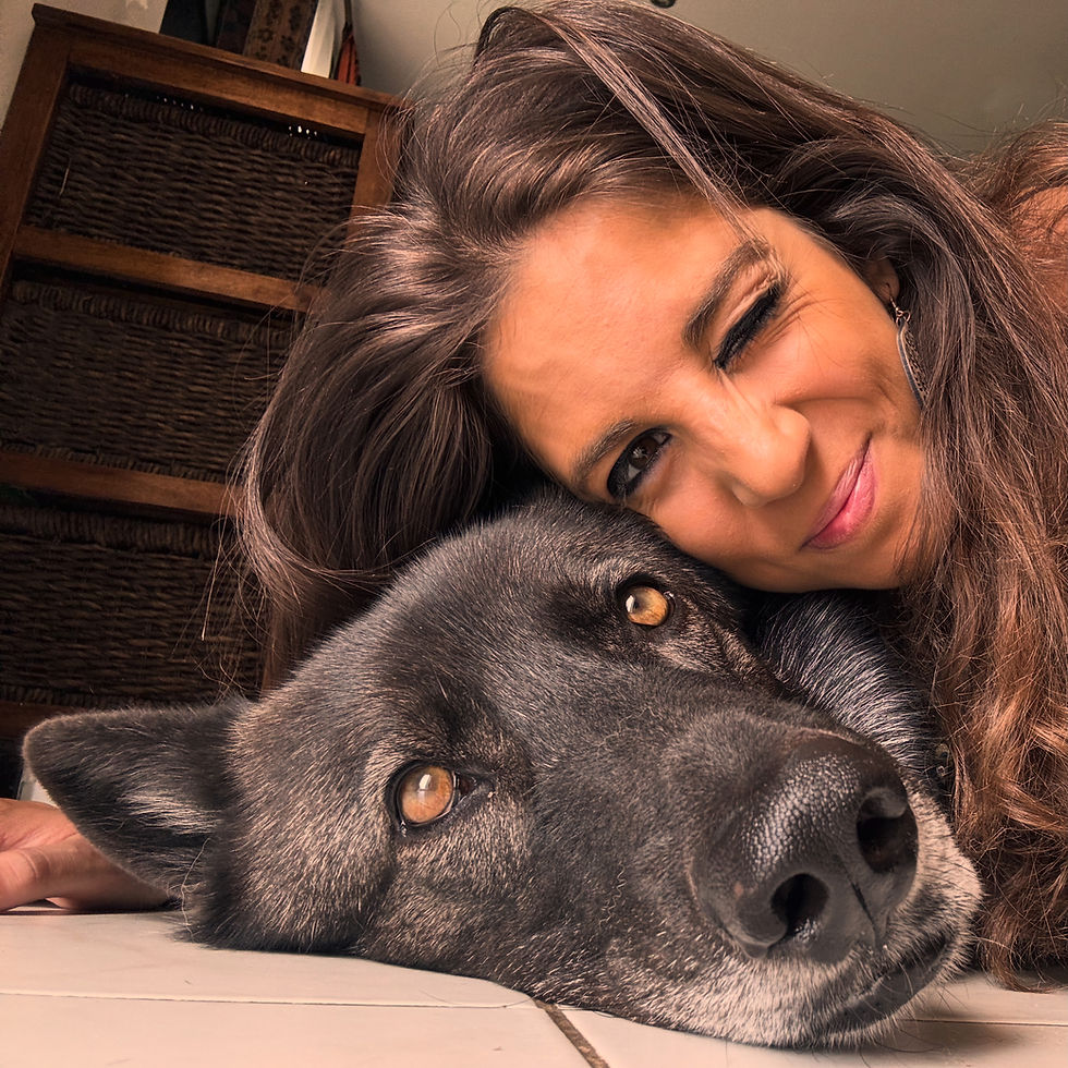 Marina Dantas et sa chienne louve