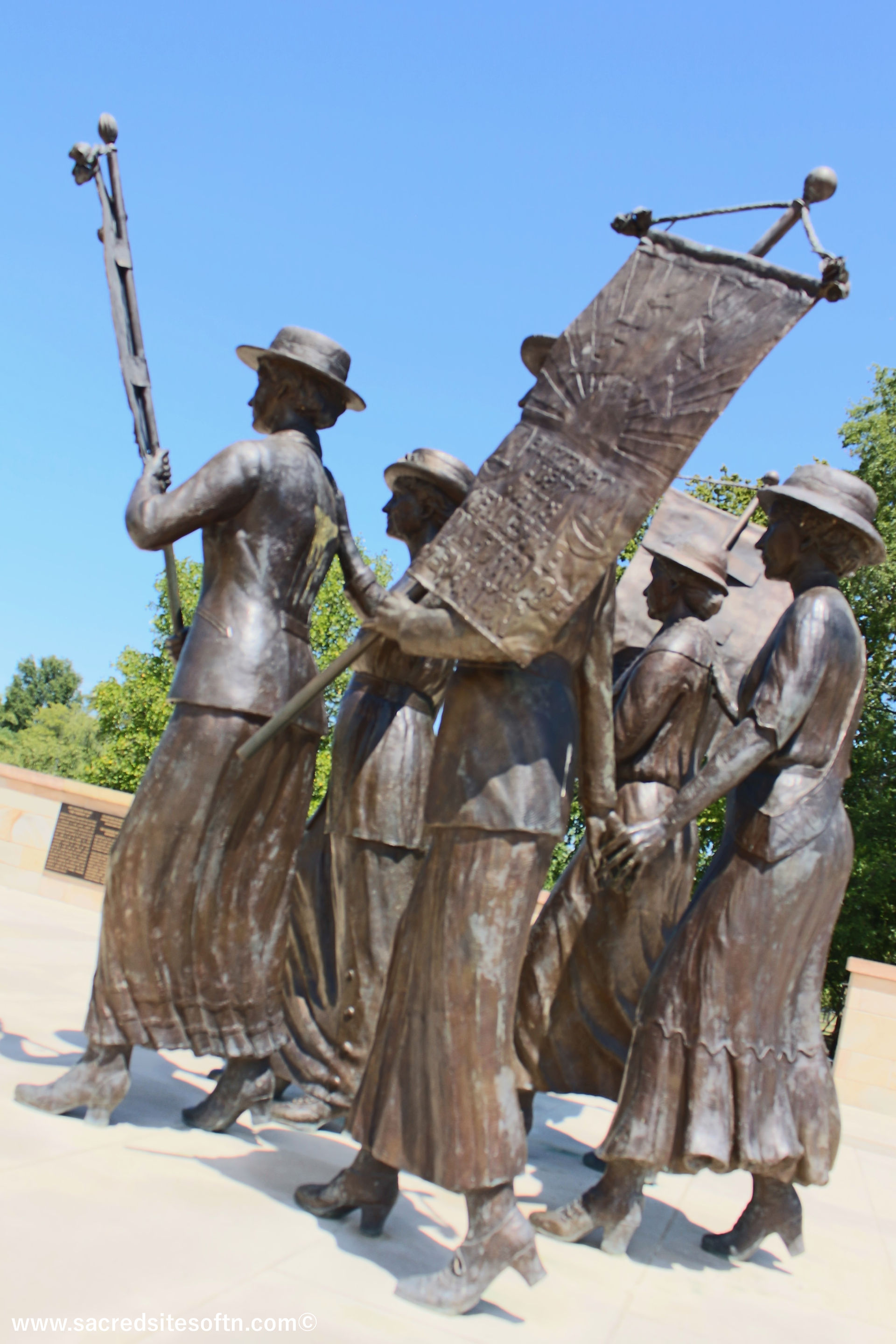Suffragette statue, Centennial