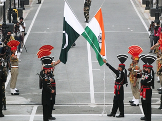Pakistan gives UN a dossier on India, New Delhi dubs it ‘lies’