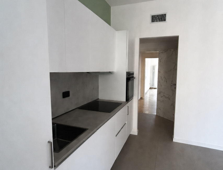 INTERIOR DESIGN PR2210-2415/22-24 (via Luzzati - Mi)