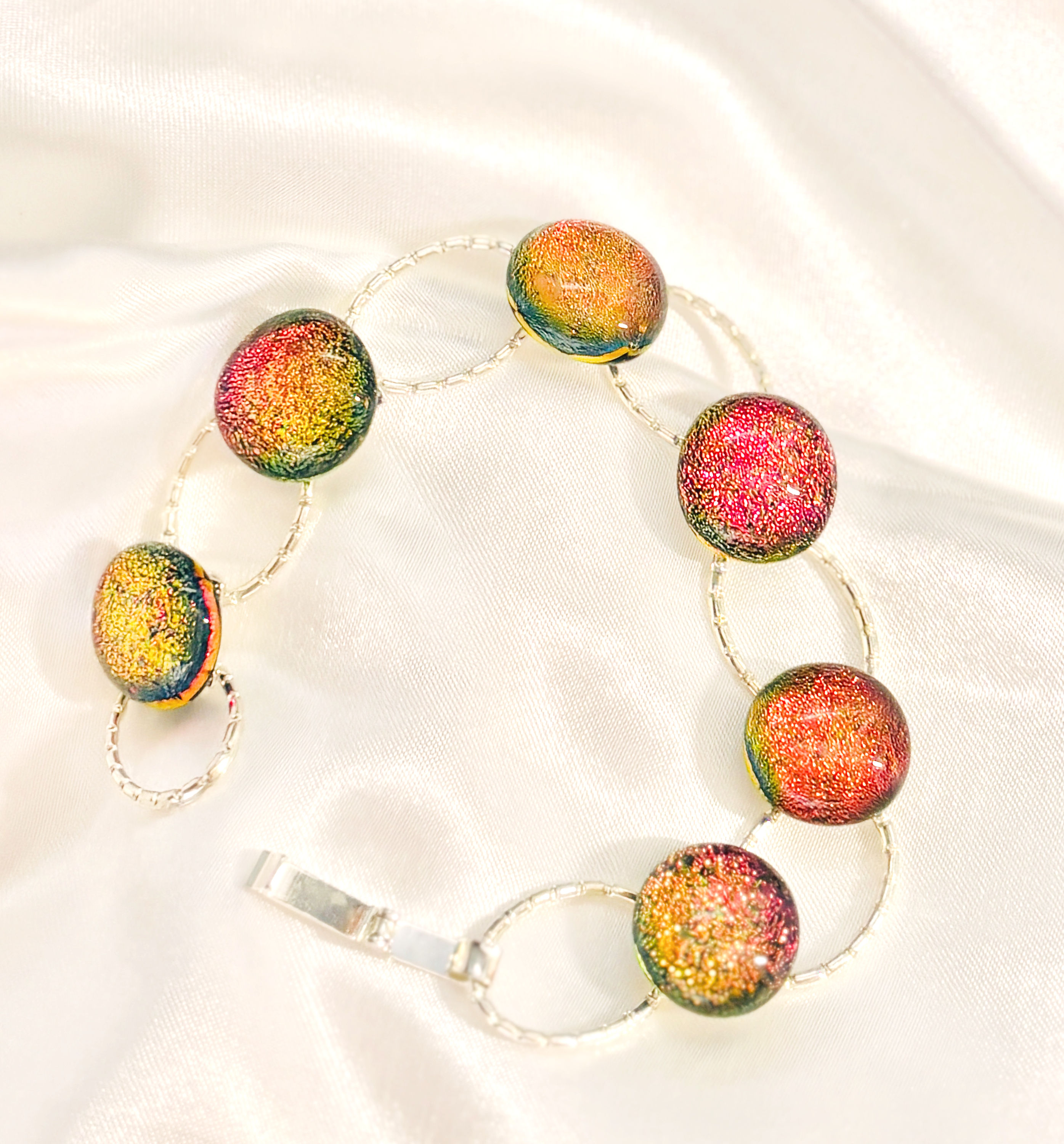 IRIDESCENT DICHORIC ROUNDS LINK BRACELET | GLASS FUSED JEWELRY BRACELET