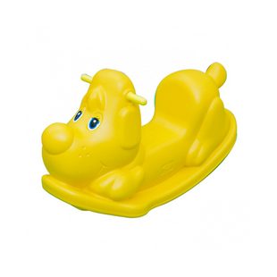 Confeccionado em Polietileno rotomoldado com aditivos UV que permite ficar exposto ao tempo sem perder coloração, assento anatômico em formato de cachorrinho, com pegadores em polietileno uniforme ao padrão do molde, sem o uso de adaptações em madeiras, olhos confeccionados em plástico acrílico com rosca de encaixe. Base reforçada para os pés, permitindo um balanço suave e uniforme.Em conformidade com a norma NBR 300-1/2011 e NBR 300-3/2011 com a Portaria 369/07 - Certificado pelo INMETRO. Medidas aproximadas: Comprimento: 800 mm x Largura 320 mm X Altura: 470 mm