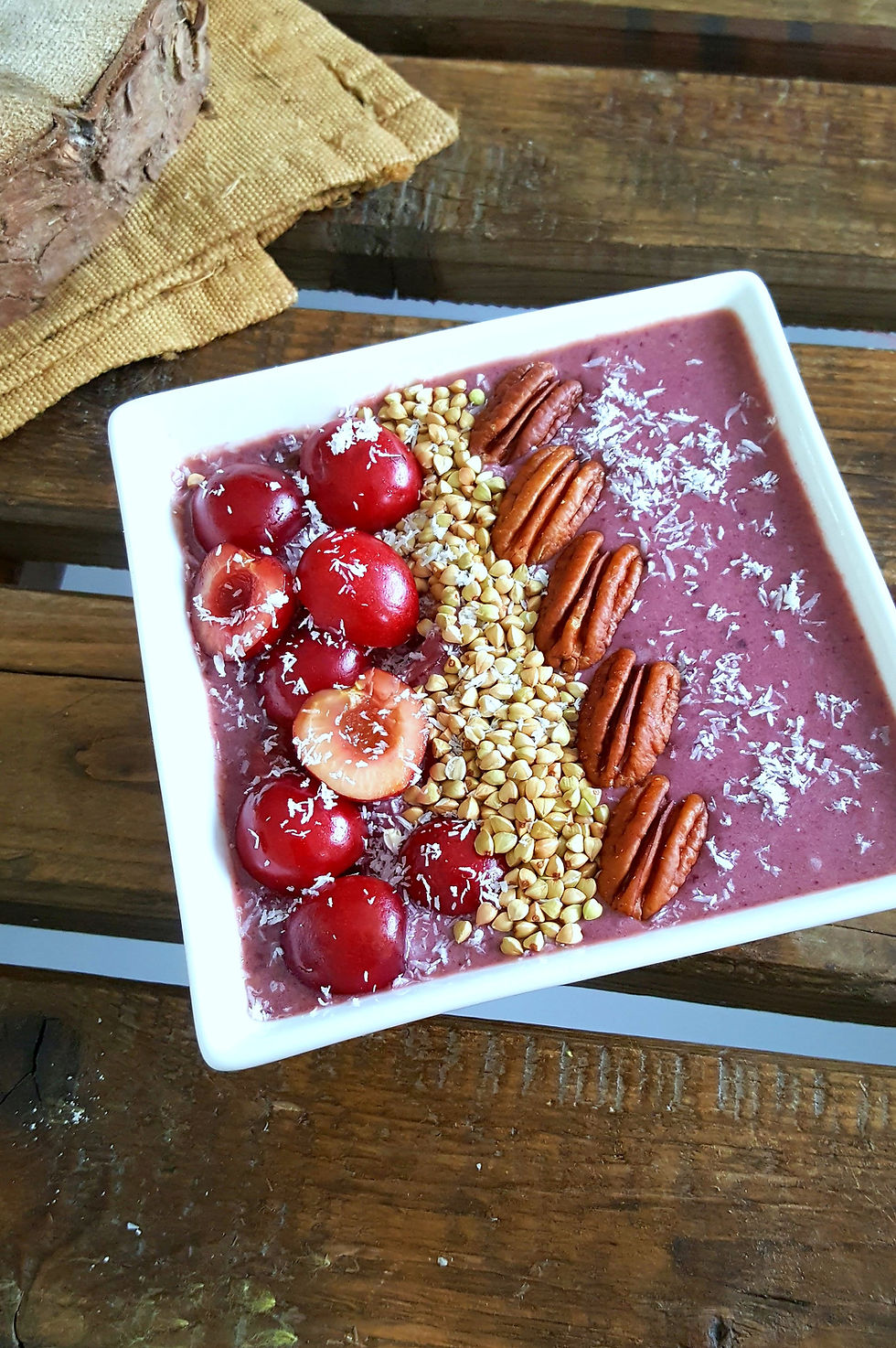 Kersen Acai smoothie bowl 9