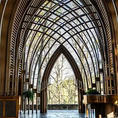temple_cody-engel-ulDeytxN3Nk-unsplash.webp