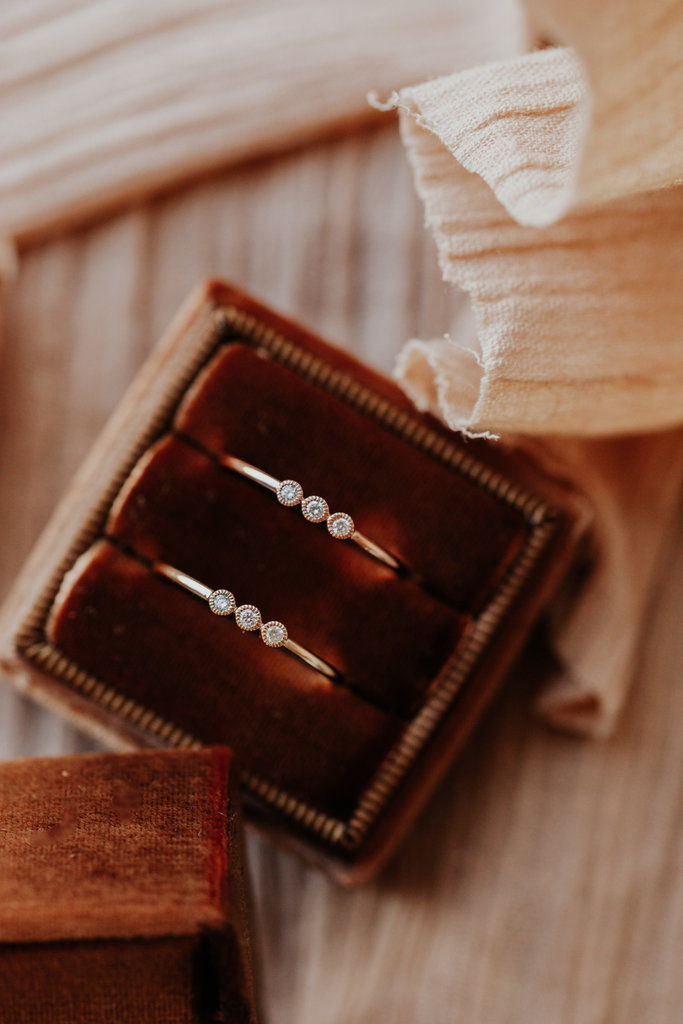 Thumbnail: 18K Solid Gold Three Diamonds in Migraine Bezel Band