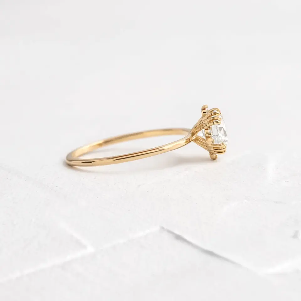 Threaded Ring with Halo Diamond