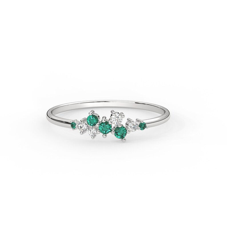 サムネイル： Cluster Diamond Emerald Band