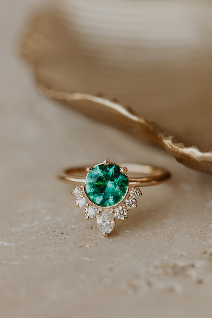 The Athena 1.10 ct Round Emerald Ring 14kt