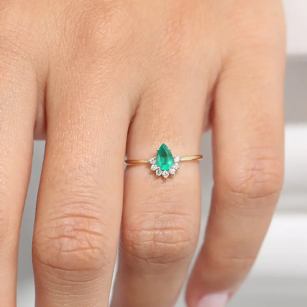 Thumbnail: 14k Pear Shape Emerald Engagement Ring