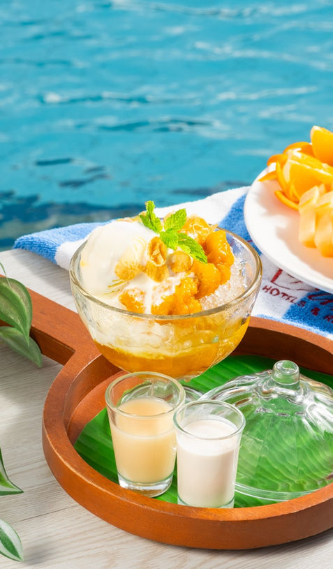 Saging con Hielo in Poolside Patio at Sunlight Ecotourism Island Resort
