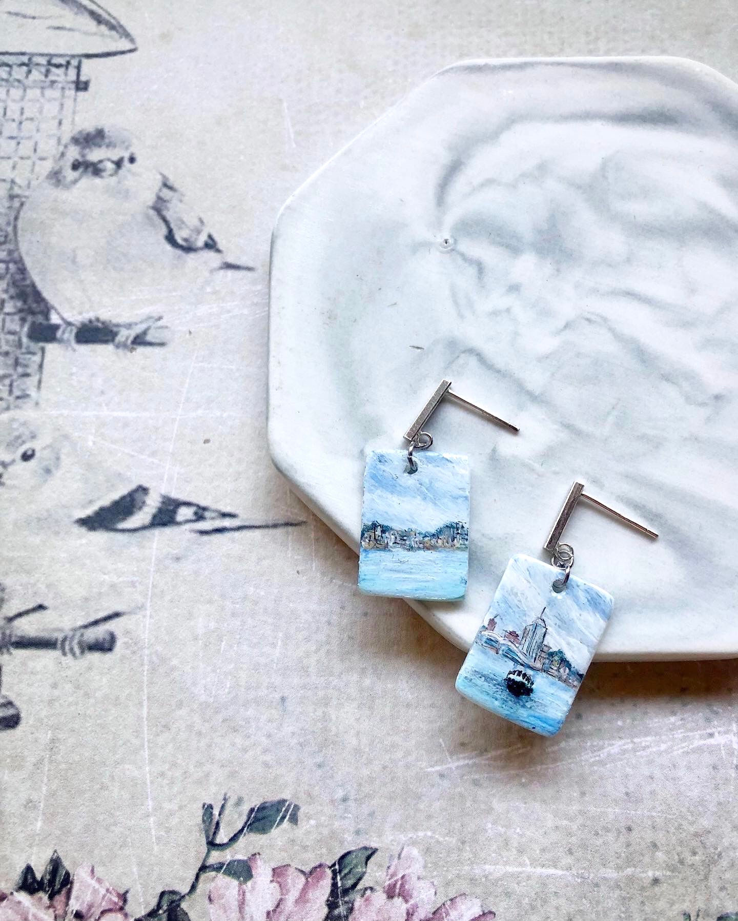 手繪耳環|陰天的維多利亞港