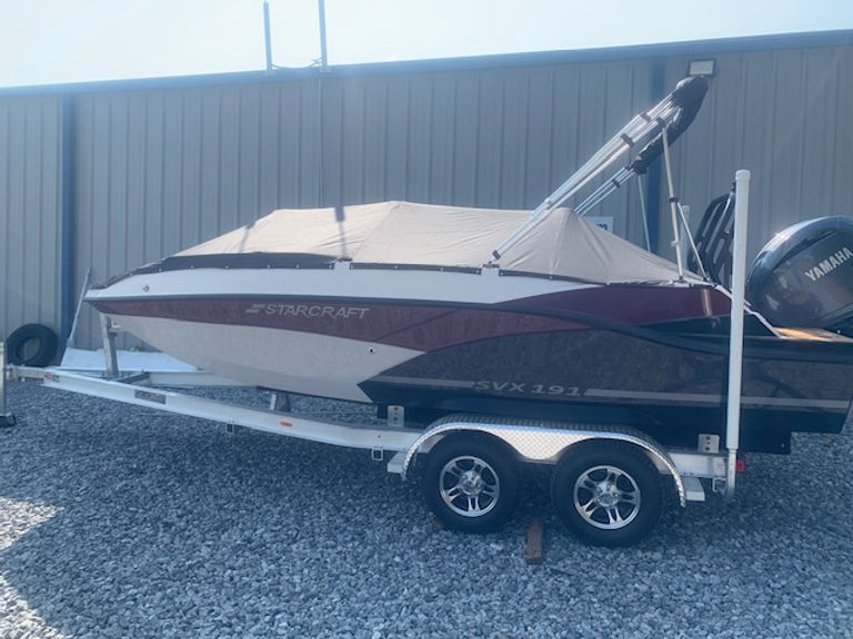 Starcraft Deck Boat