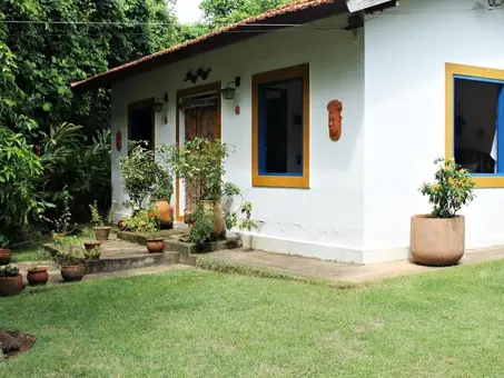 8 Useful Tips for Landscaping Front Yards and Entryways