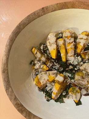 Salsa de Tahini con ensalada de kale y zapallo