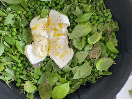 Ensalada de Petite Pois y Buratta