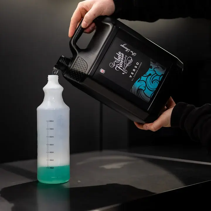 Thumbnail: Verso 5L Car Cleaner in use