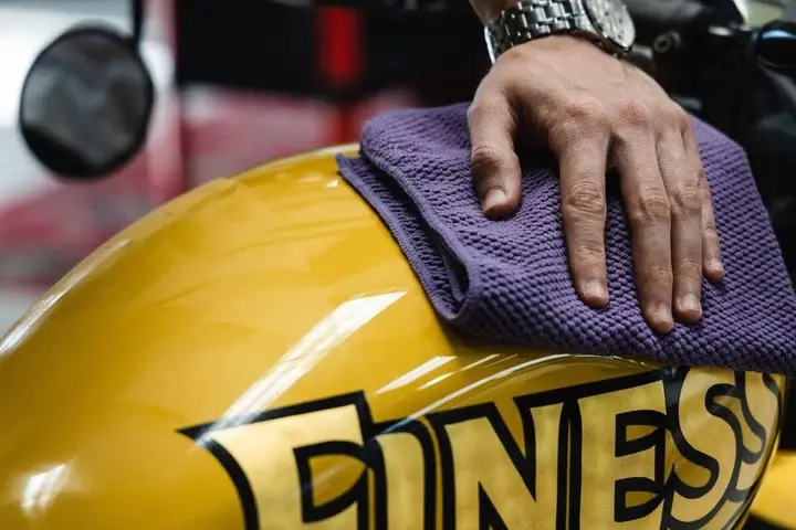 Thumbnail: Auto Finesse carnauba car wax in use