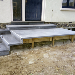 Accès escalier et escalier en pierre bleue de différents formats