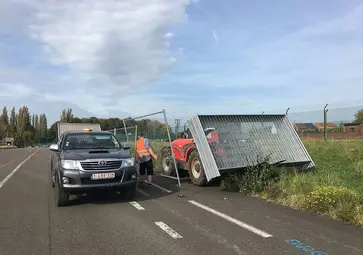 pose d'heras a l'aéroport