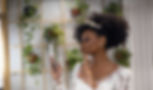 une mariée avec une coiffure africaine