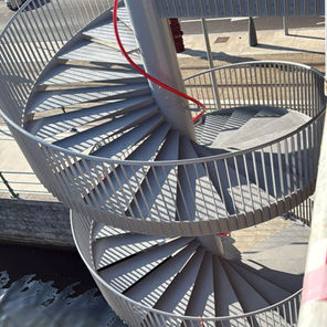 Escalier métallique