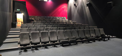 Garnisseur CINE-DECO INTERNATIONAL - anciens fauteuils Arlon