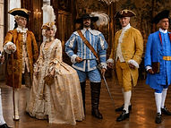 Costumes de l’Ancien Régime, pirates et mousquetaires