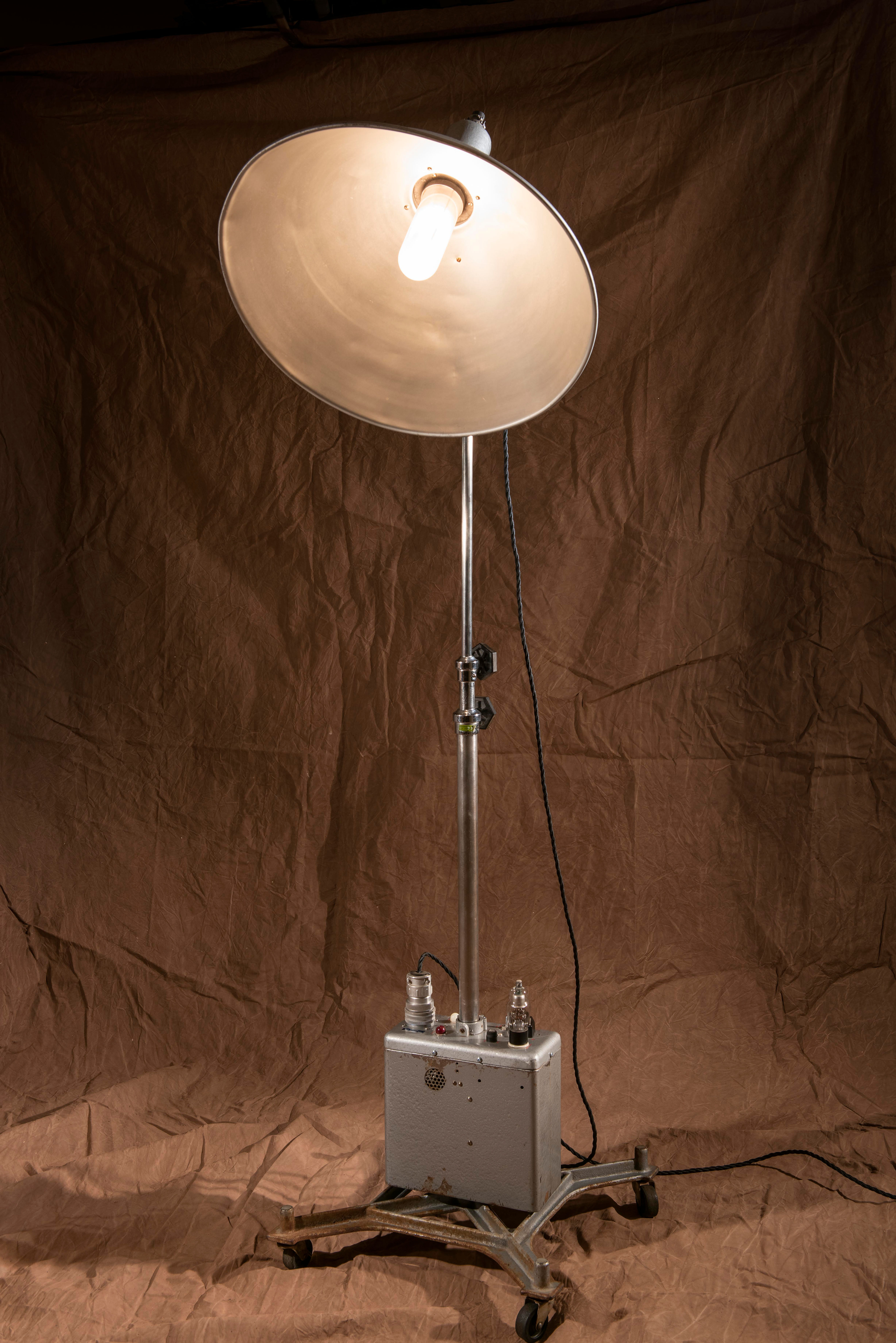 Queso! Photogenic Studio Floor Lamp