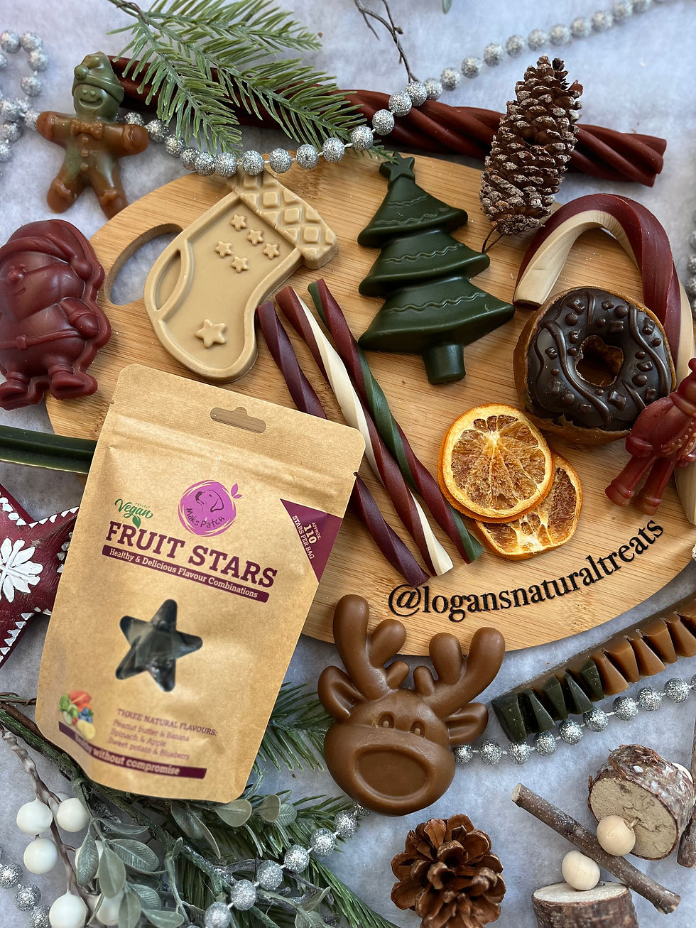 Alt text: “Vegan and vegetarian Christmas dog treats UK – Logan’s Natural Treats Veggie Christmas Feast box with festive plan