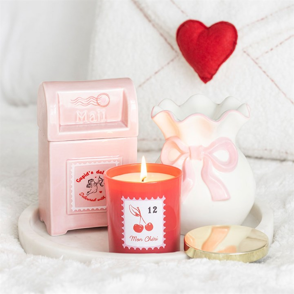 Thumbnail: White and Pink Bow Oil Burner