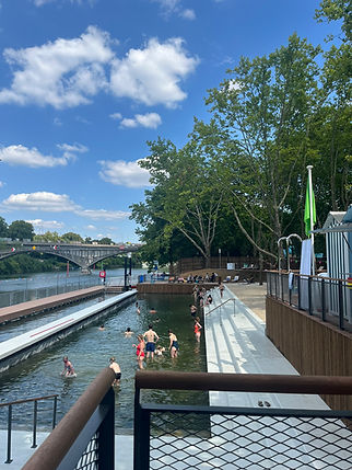 Suburbs by Paris like a Parisian