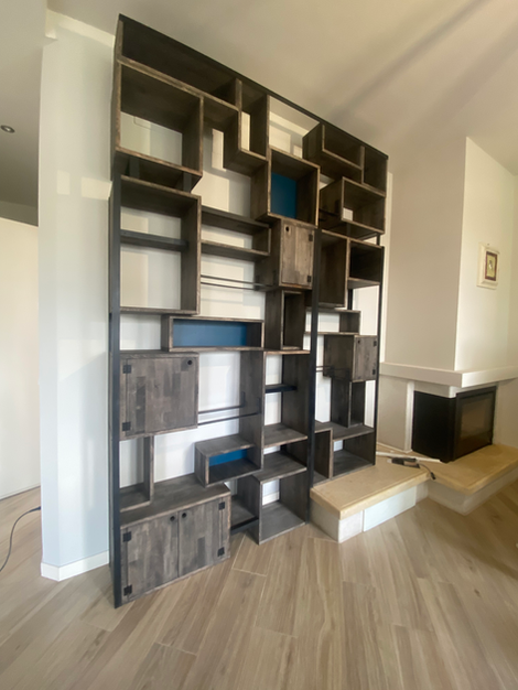 Libreria in stile industriale