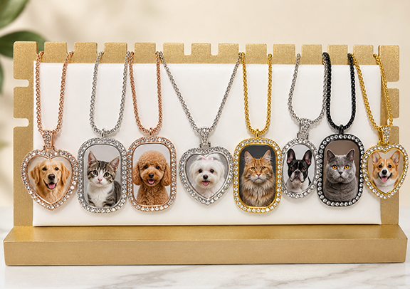 DTD_necklaces_car_charms.png