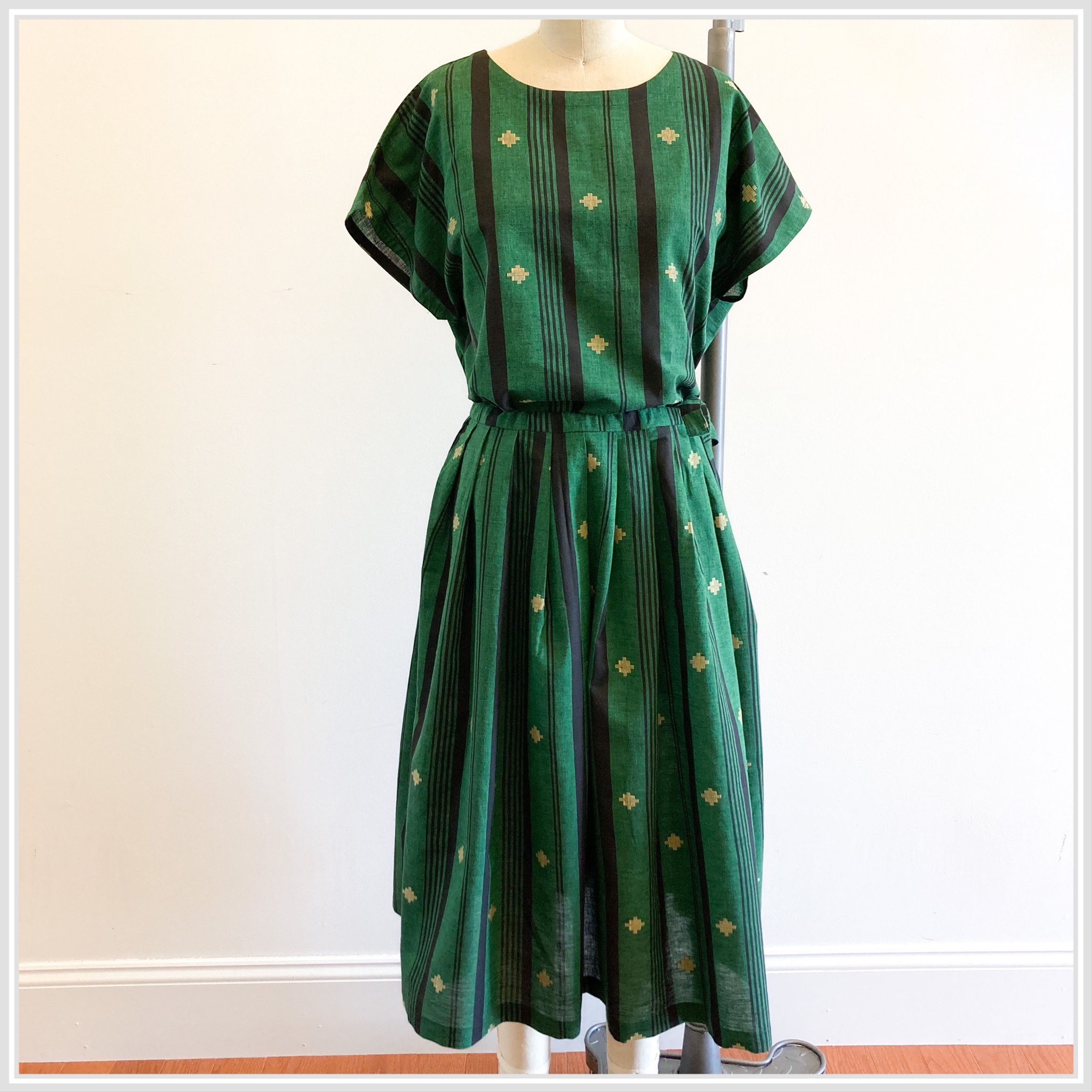 [Green Black Stripes Jacquard – Pullover w/camisole & Pleated Skirt w/petticoat