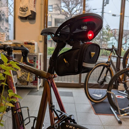 リアライトとバッグをコンパクトに纏められます。