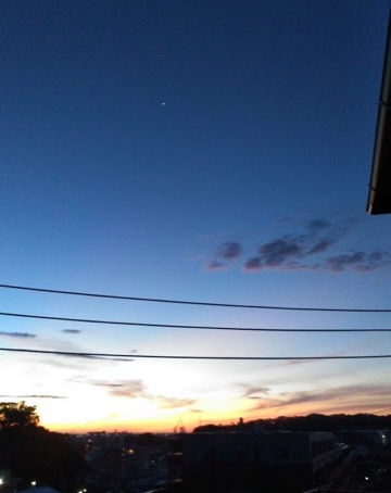 星と朝日の出会う頃