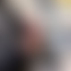 人差し指の内側がぺんだこみたいに。