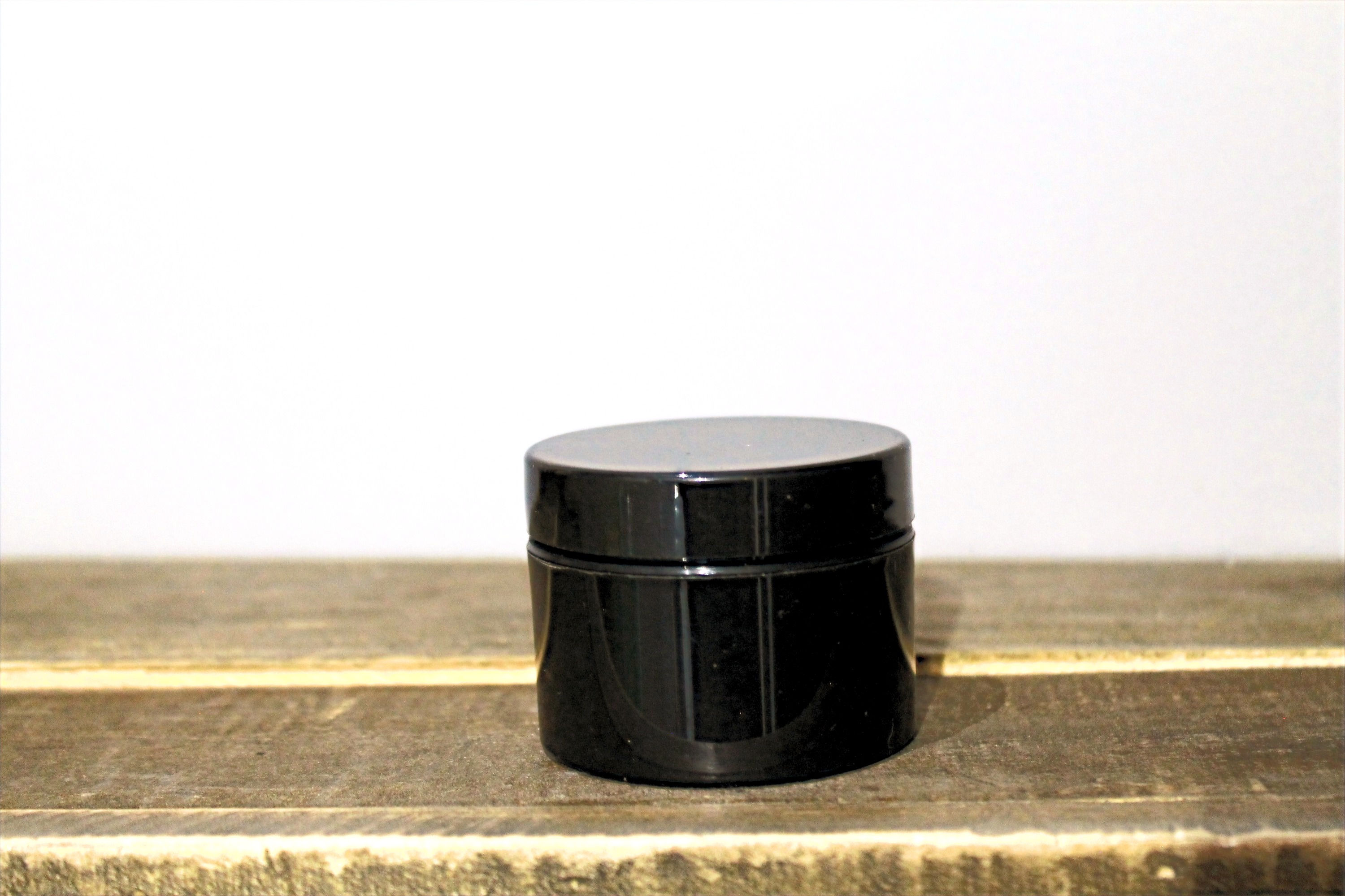 Contenant noir - Black jar
