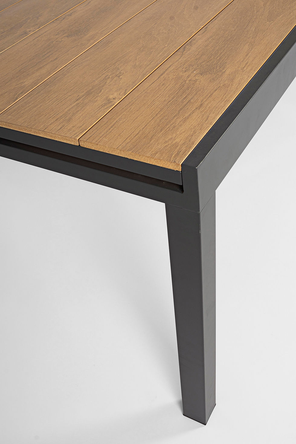 Indexkép: kerti étkezőasztal 300 cm