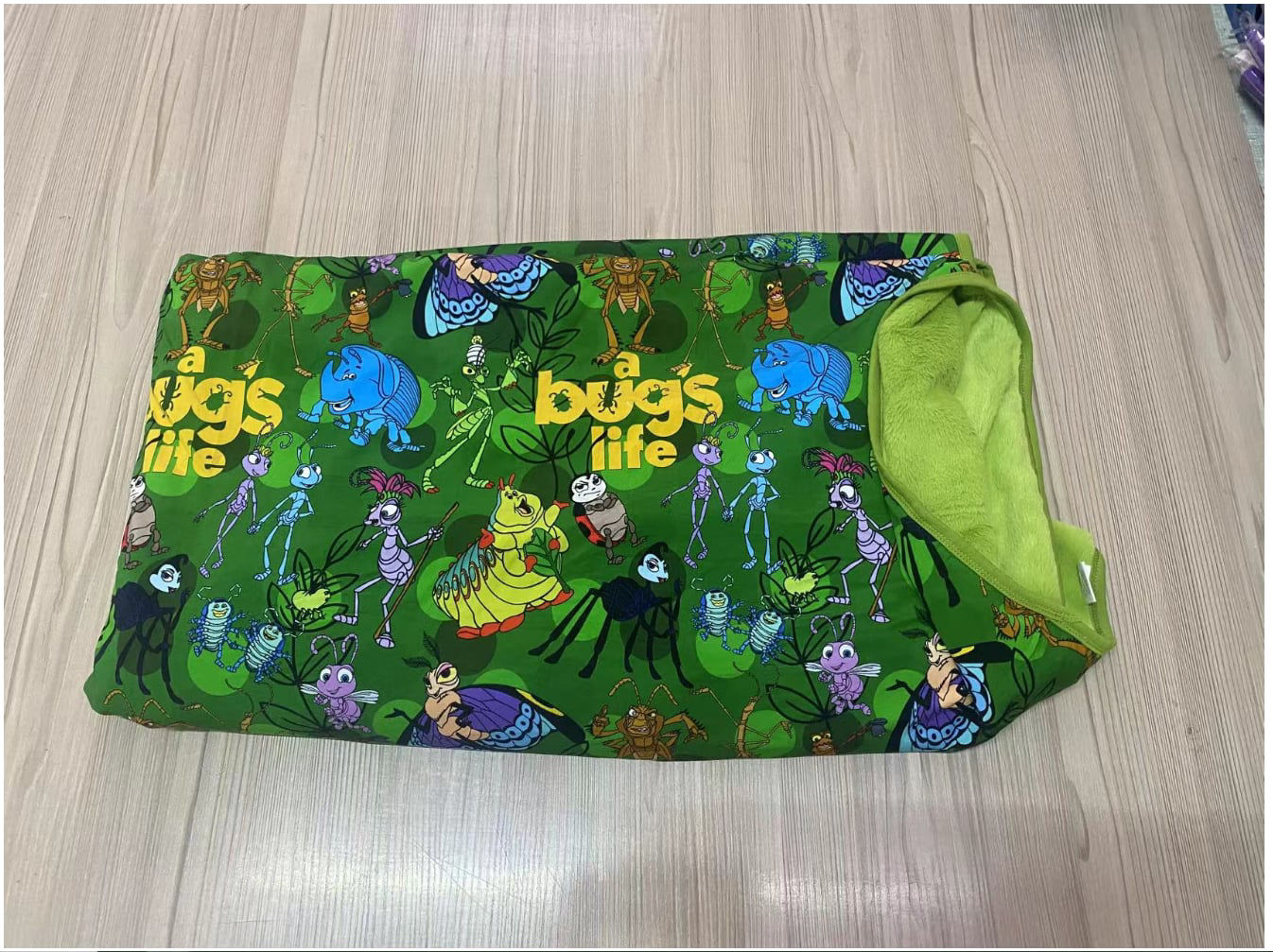 Bugs 55x55 Bamboo Plush Back Blanket