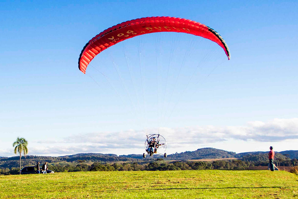 Voo de paratrike no Salto São Francisco