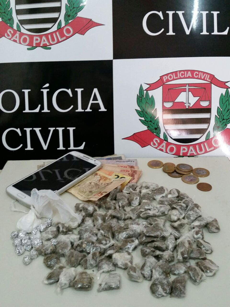 Droga apreendida pela policia de Osvaldo Cruz
