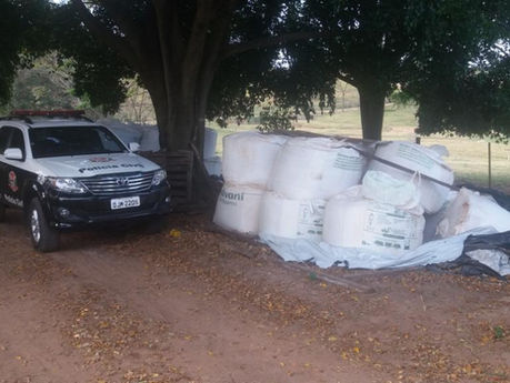 Polícia apreende 28.000 quilos de fertilizantes suspeitos de serem furtados de Usina